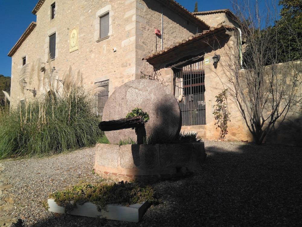 Hotel Masia Can Vive Cabrera de Mar Exterior photo